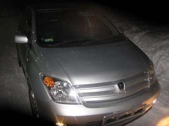 2003 Toyota ist