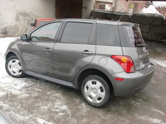 2003 Toyota ist