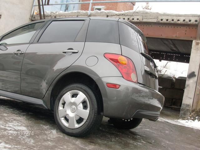 2003 Toyota ist
