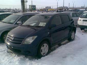 2003 Toyota ist