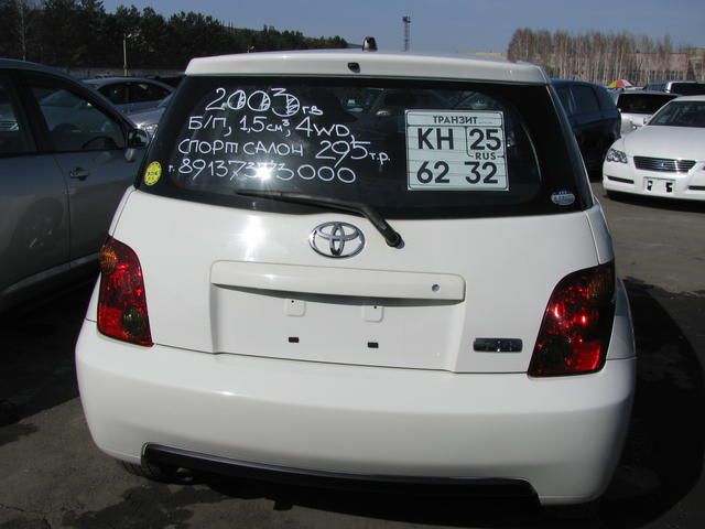 2003 Toyota ist