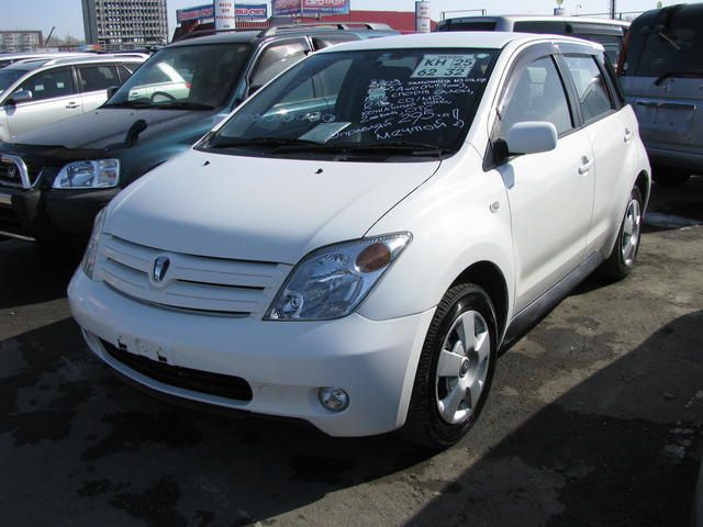 2003 Toyota ist