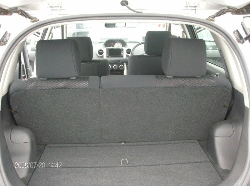 2003 Toyota ist