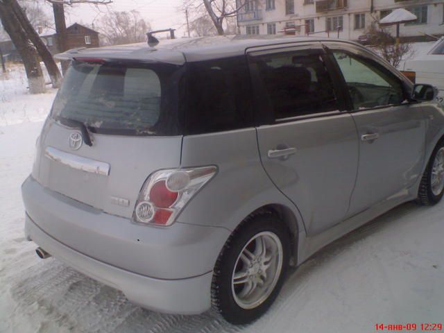 2003 Toyota ist
