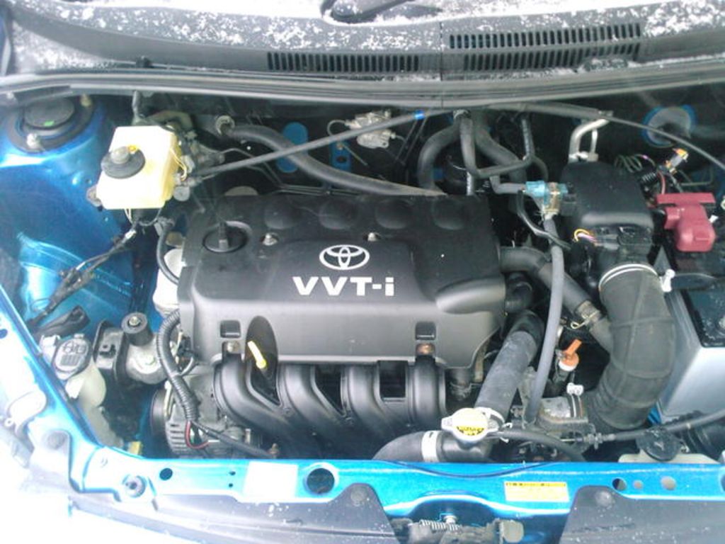 2003 Toyota ist