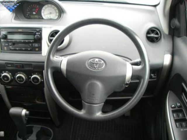 2003 Toyota ist