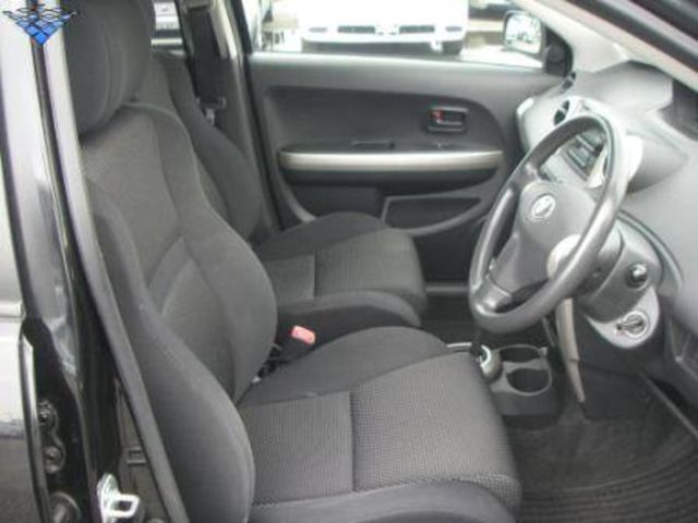 2003 Toyota ist