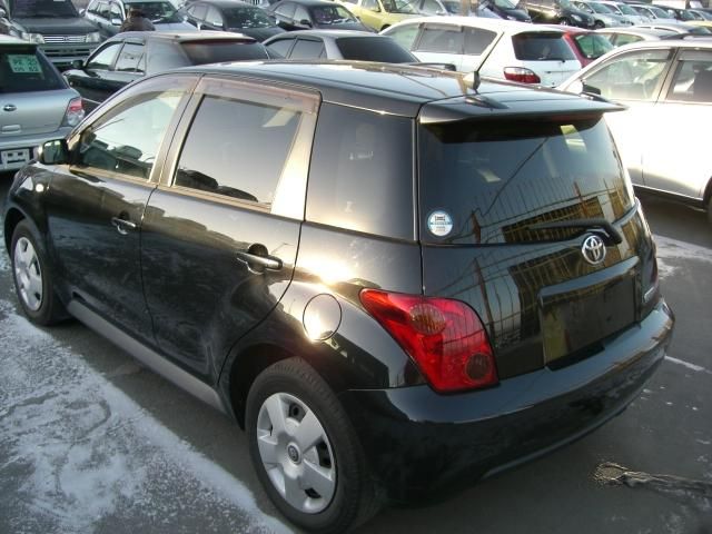 2003 Toyota ist