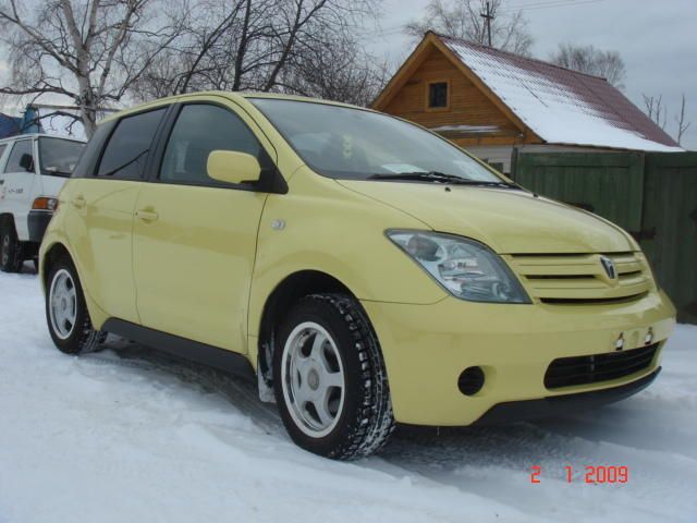 2003 Toyota ist
