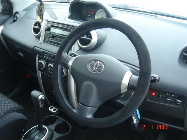 2003 Toyota ist