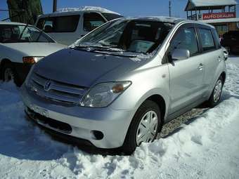 2003 Toyota ist