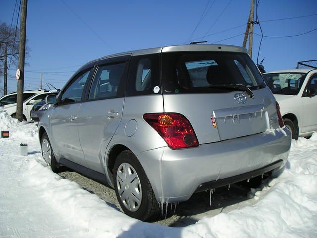 2003 Toyota ist