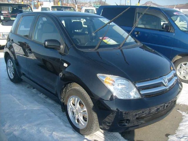 2003 Toyota ist