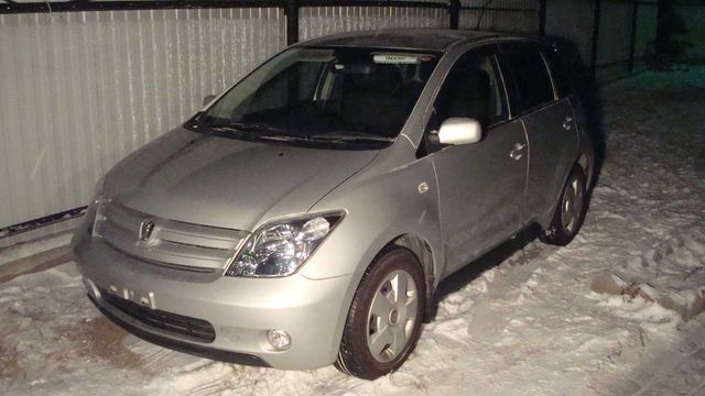 2003 Toyota ist