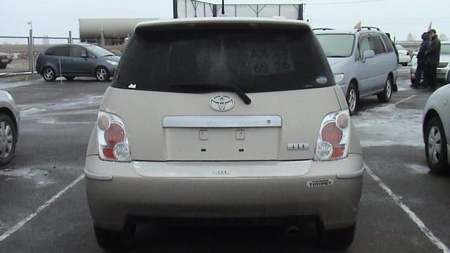 2003 Toyota ist