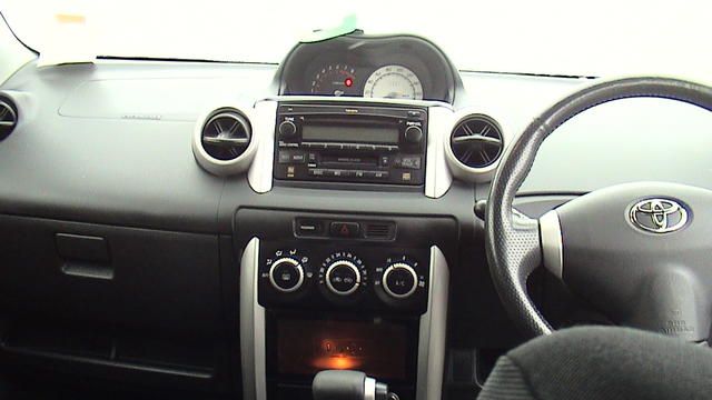 2003 Toyota ist