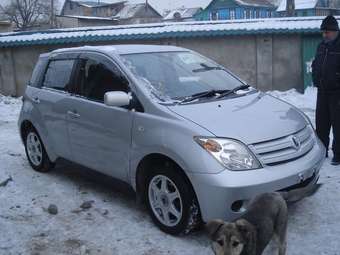 2003 Toyota ist