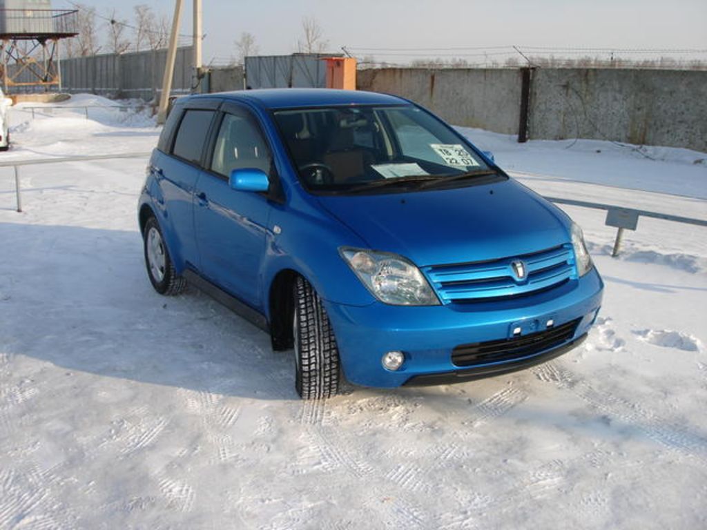 2003 Toyota ist