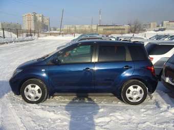 2003 Toyota ist