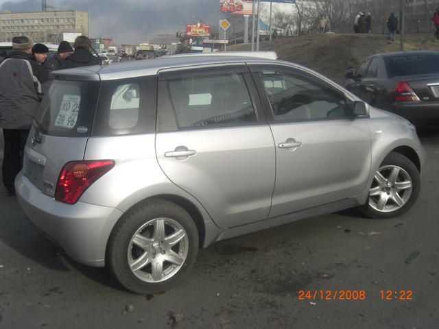 2003 Toyota ist