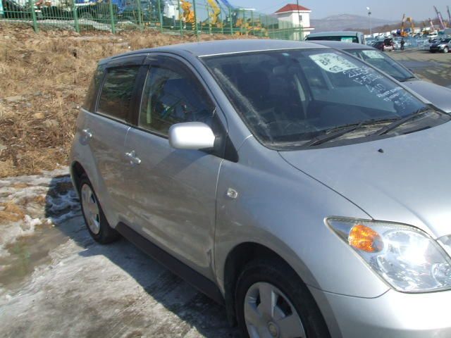 2003 Toyota ist