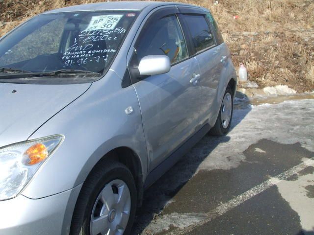 2003 Toyota ist