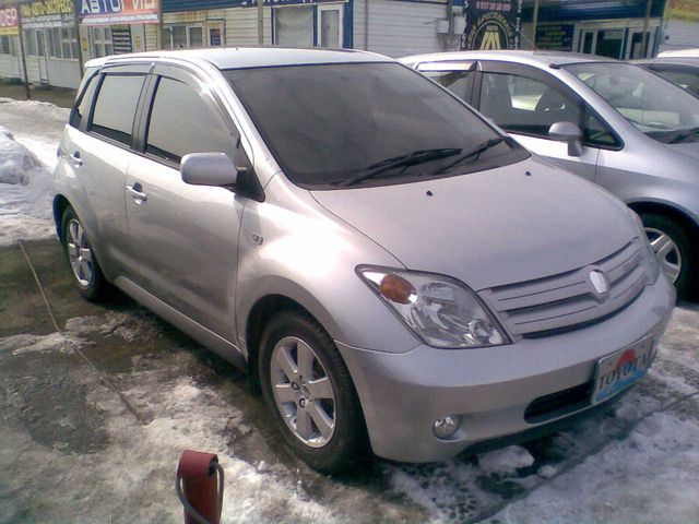 2003 Toyota ist