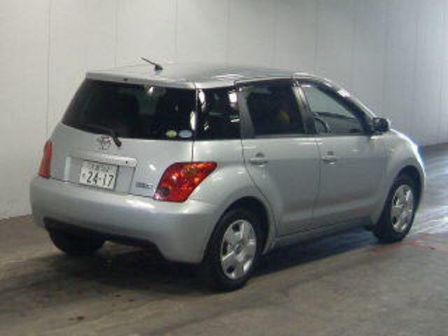 2003 Toyota ist