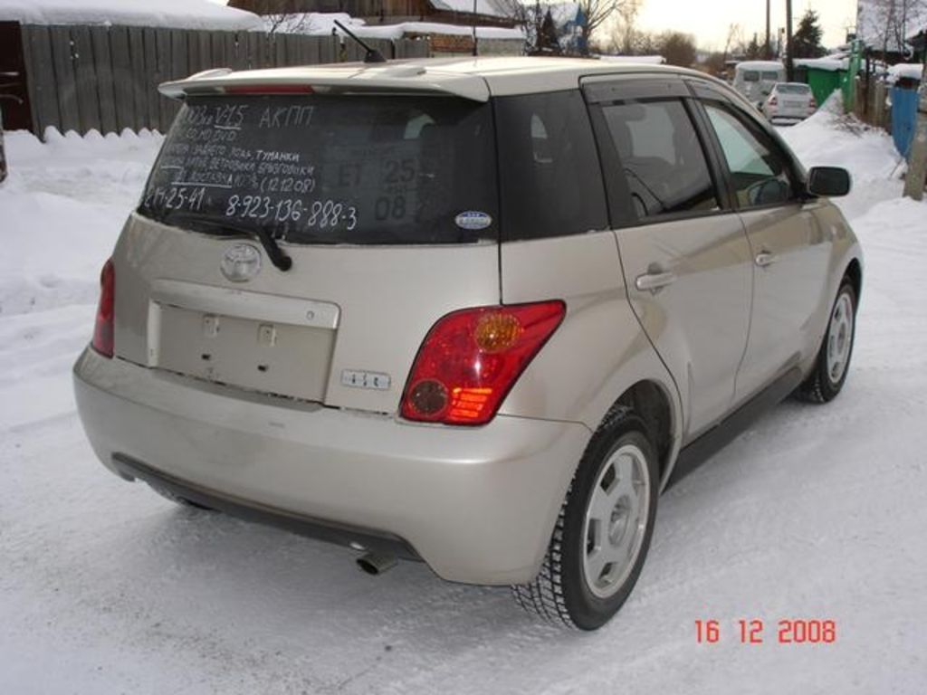 2003 Toyota ist