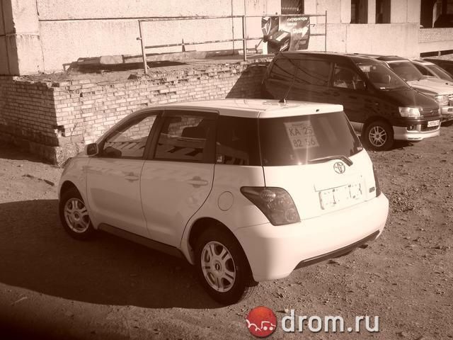 2003 Toyota ist