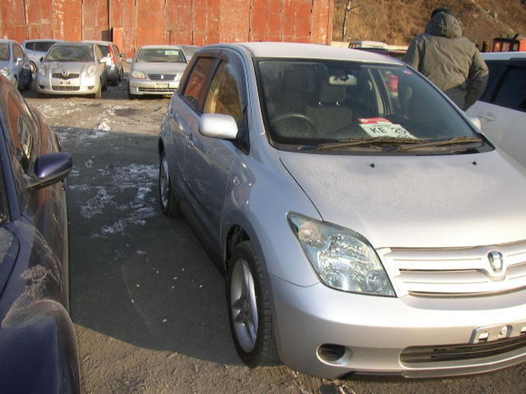 2003 Toyota ist