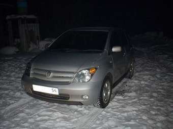 2003 Toyota ist