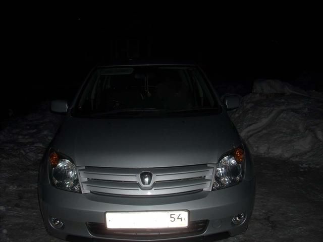 2003 Toyota ist