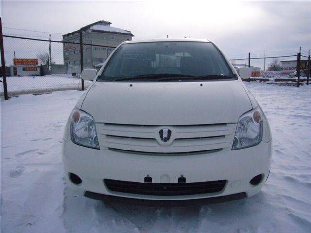 2003 Toyota ist