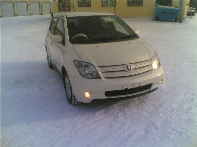 2003 Toyota ist