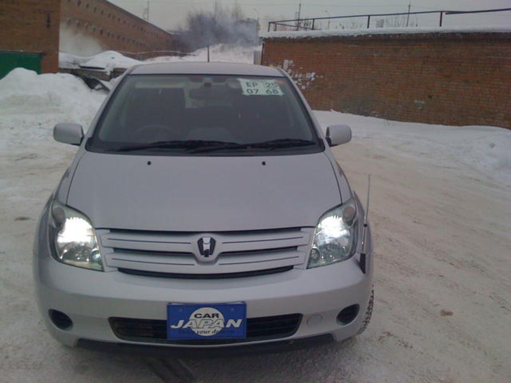2003 Toyota ist