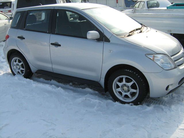 2003 Toyota ist