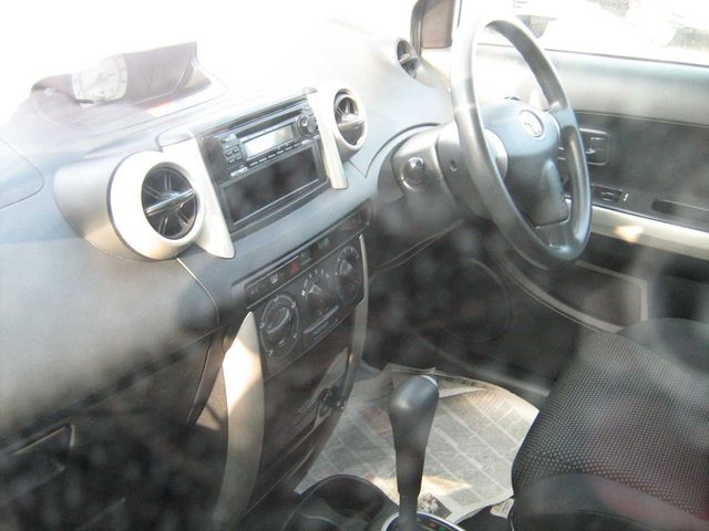 2003 Toyota ist
