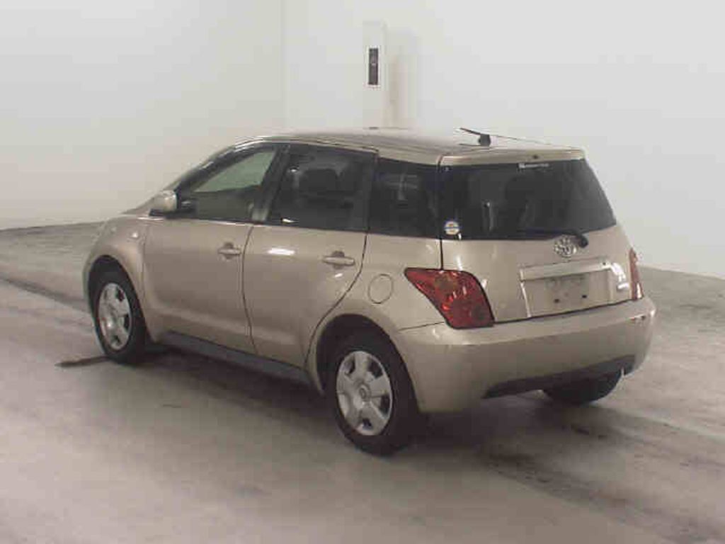 2003 Toyota ist