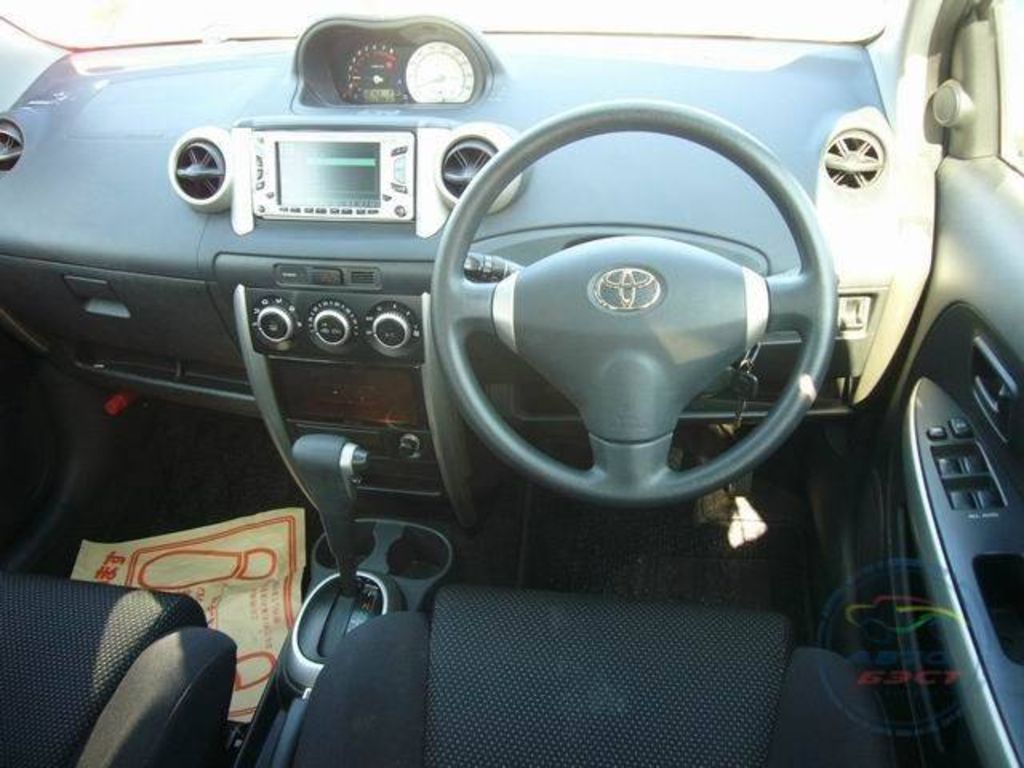 2003 Toyota ist