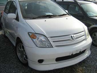 2003 Toyota ist