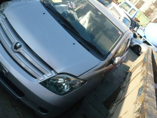 2003 Toyota ist