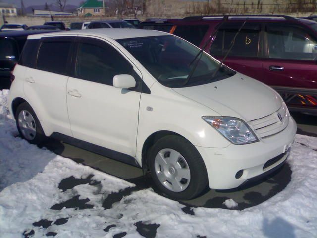 2003 Toyota ist