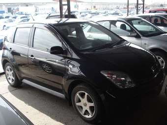 2003 Toyota ist
