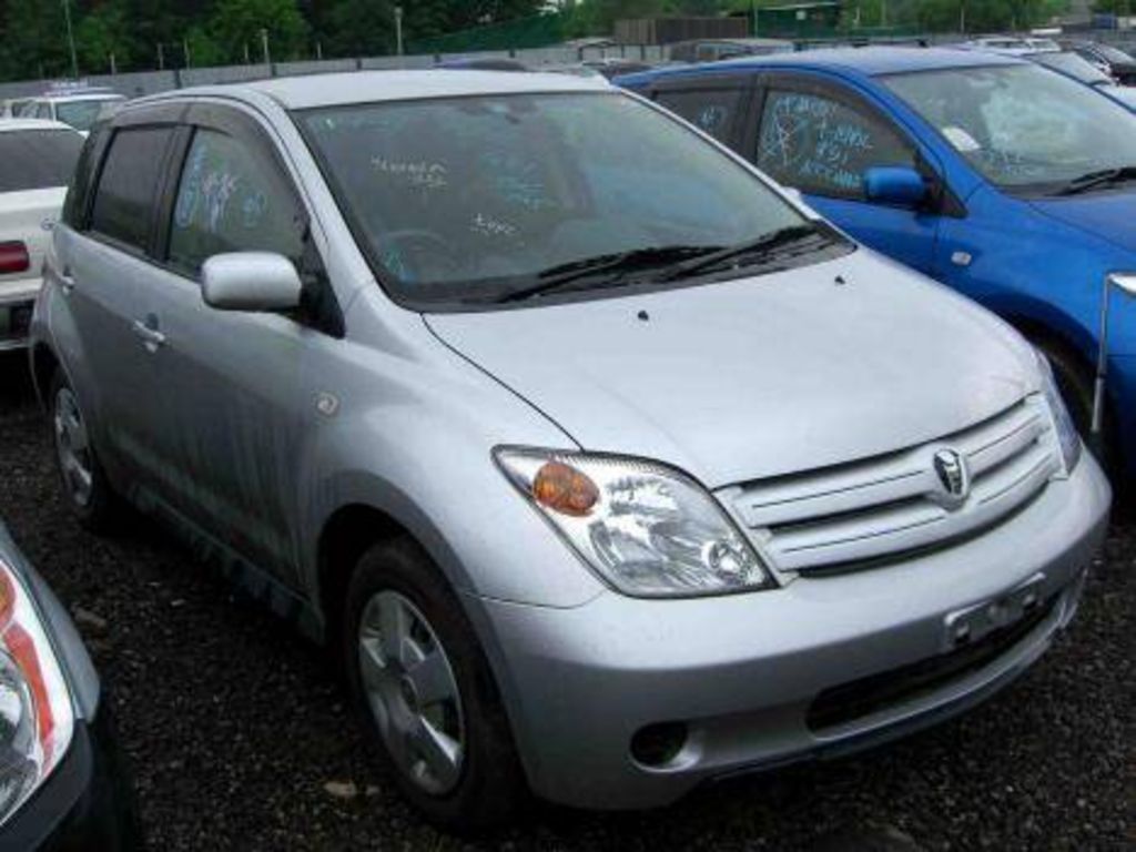 2003 Toyota ist