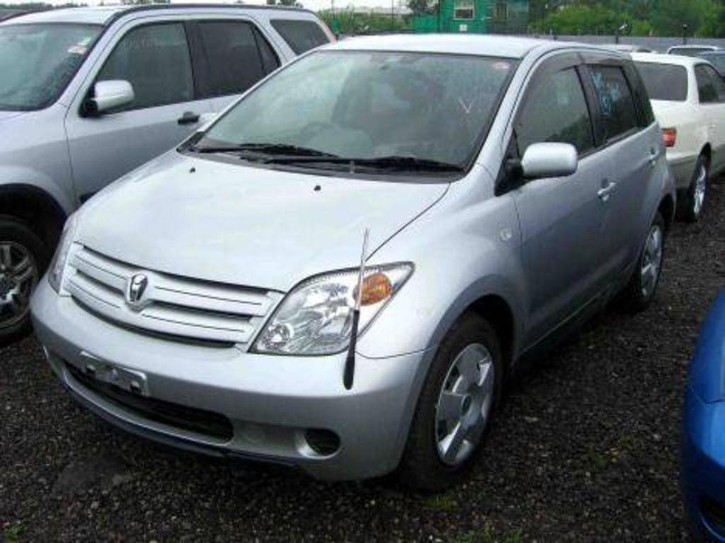 2003 Toyota ist