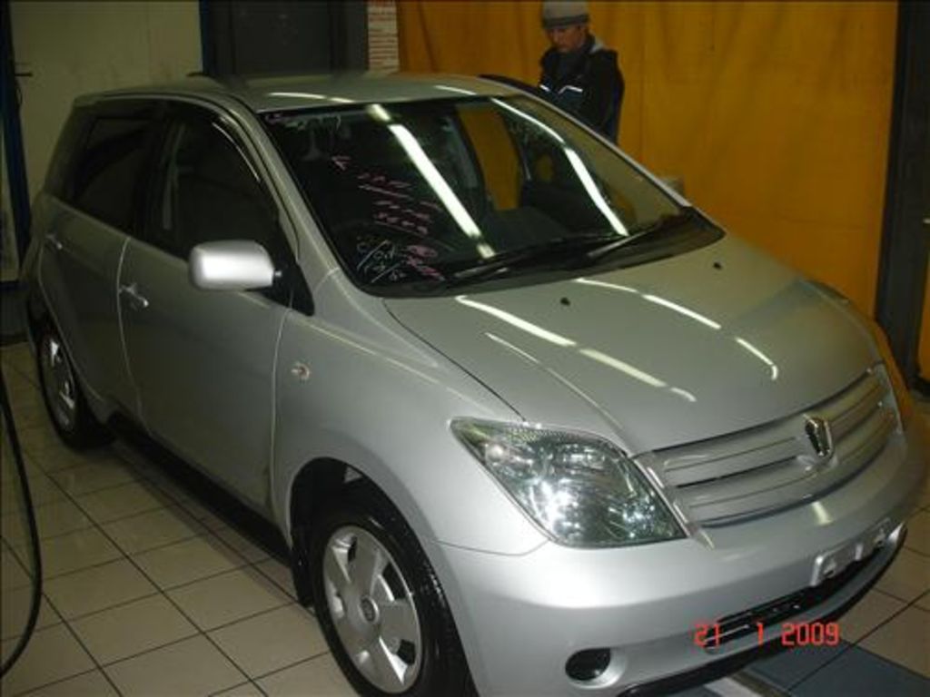 2003 Toyota ist