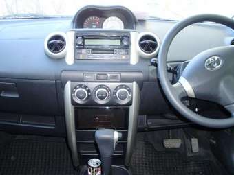 2003 Toyota ist