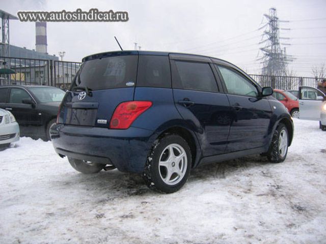 2003 Toyota ist