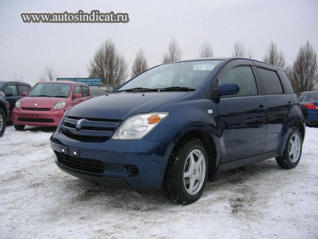 2003 Toyota ist
